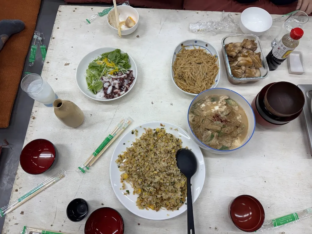 打ち上げの食卓